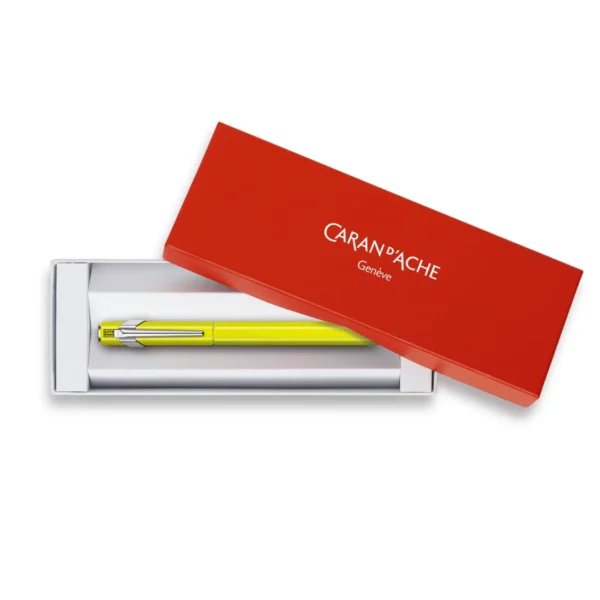 Pluma Fuente Caran d’Ache 849